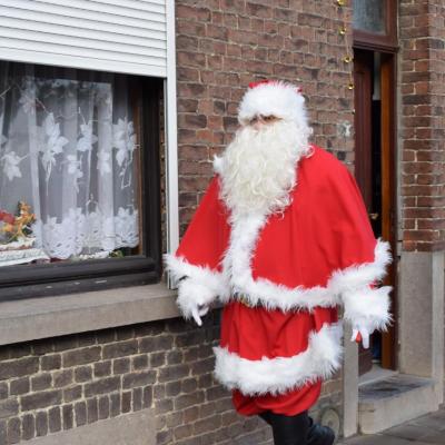 Mission St Damien en visite avec le Père Noël 2015.