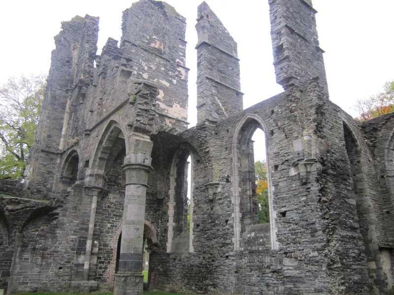 Visite de l'abbaye de Villers-la-ville au synode 2012