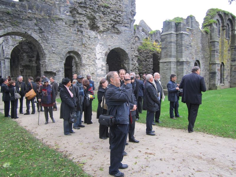 Visite de l'abbaye de Villers-la-ville au synode 2012